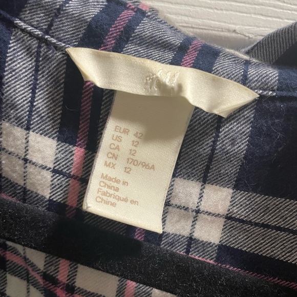 Multi color flannel appearance - Picture 3 of 3